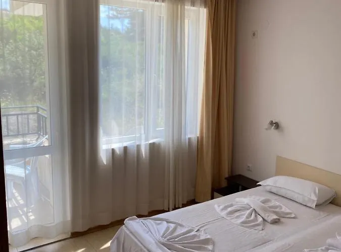 Hills - Official Apart Otel