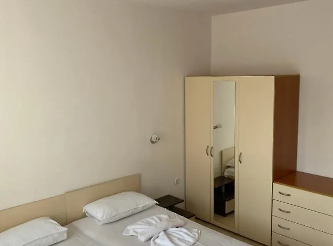 Aparthotel Hills - Official