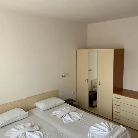 Aparthotel Hills - Official